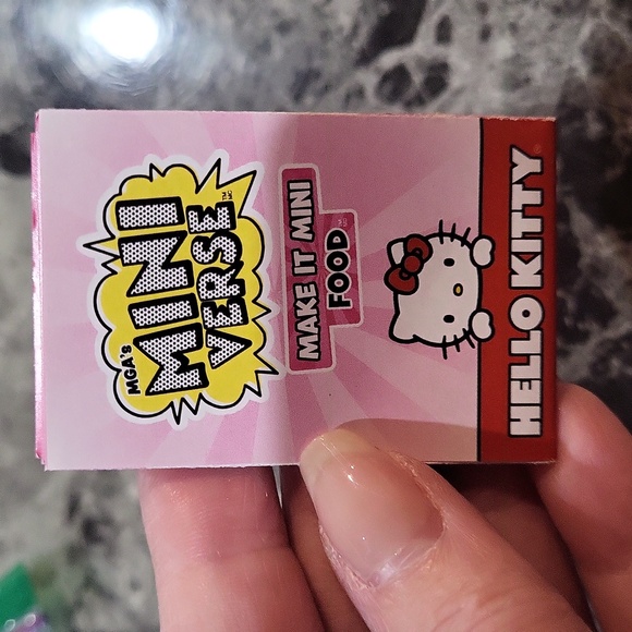 Miniverse Make It Mini Food Hello Kitty Cream Soda - Picture 2 of 3